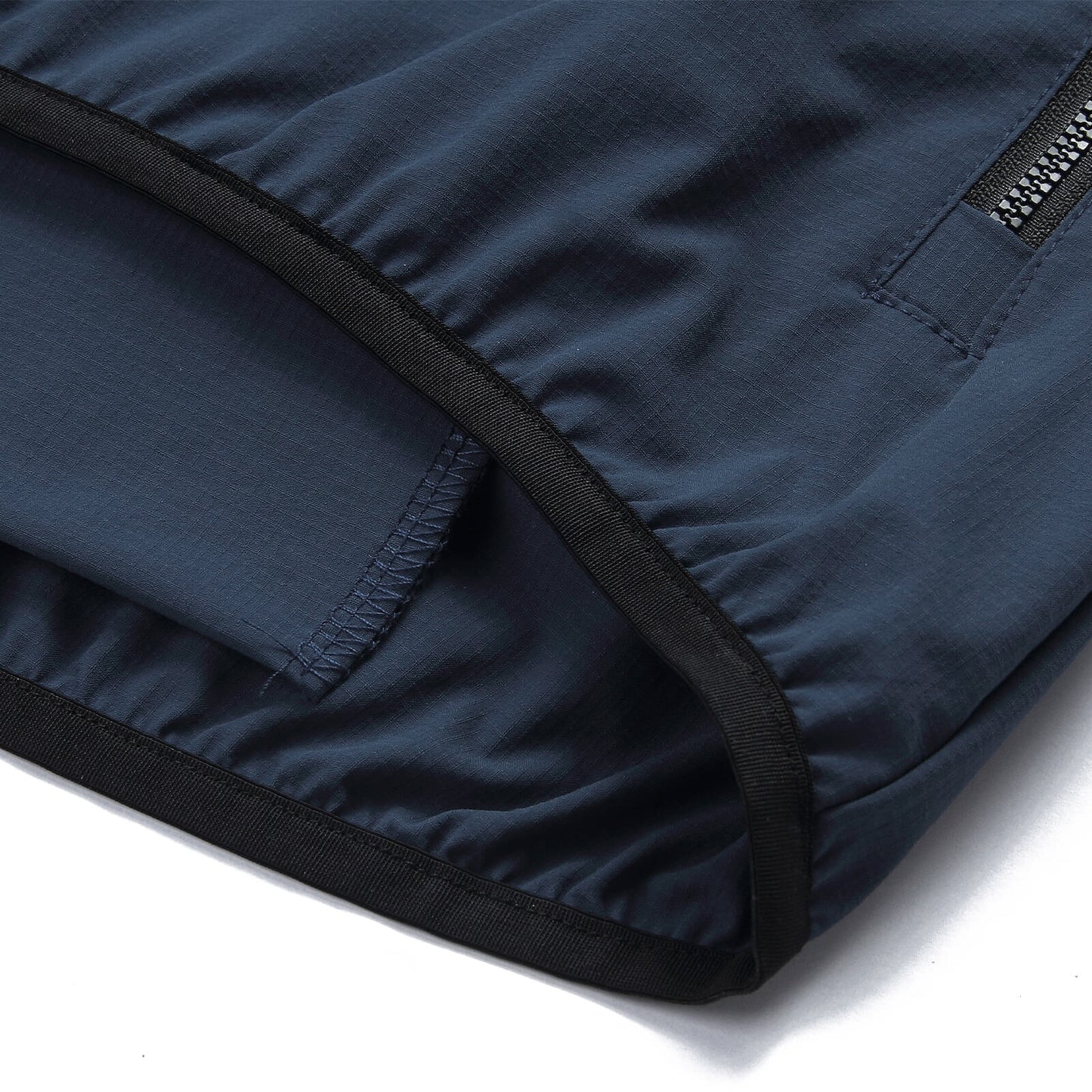 Cycling Windbreaker, Breathable & Reflective Long-Sleeve Sports Jacket for Night Riding & Running