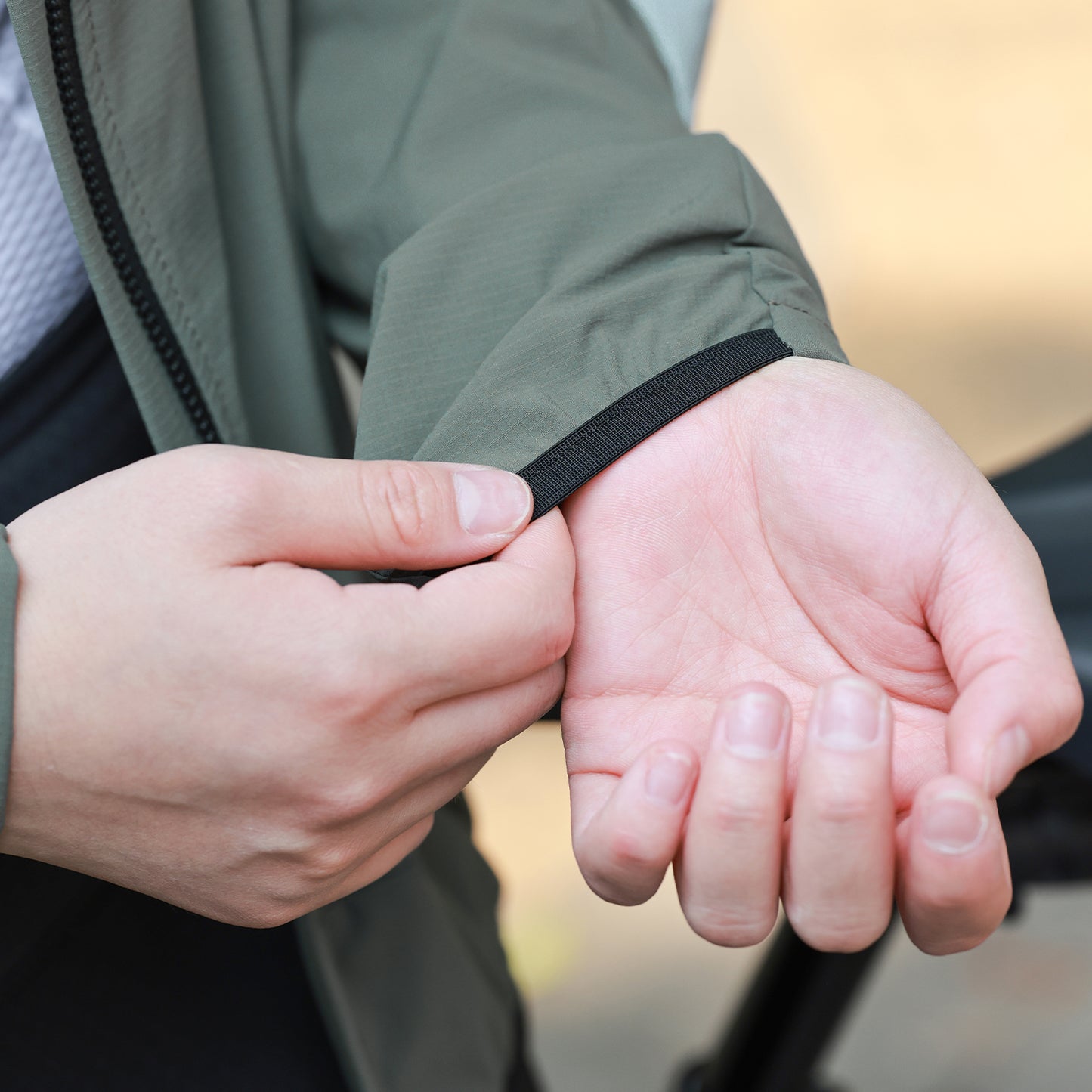 Unisex Cycling Jacket – Windproof, Reflective & Lightweight Outdoor Sports Coat