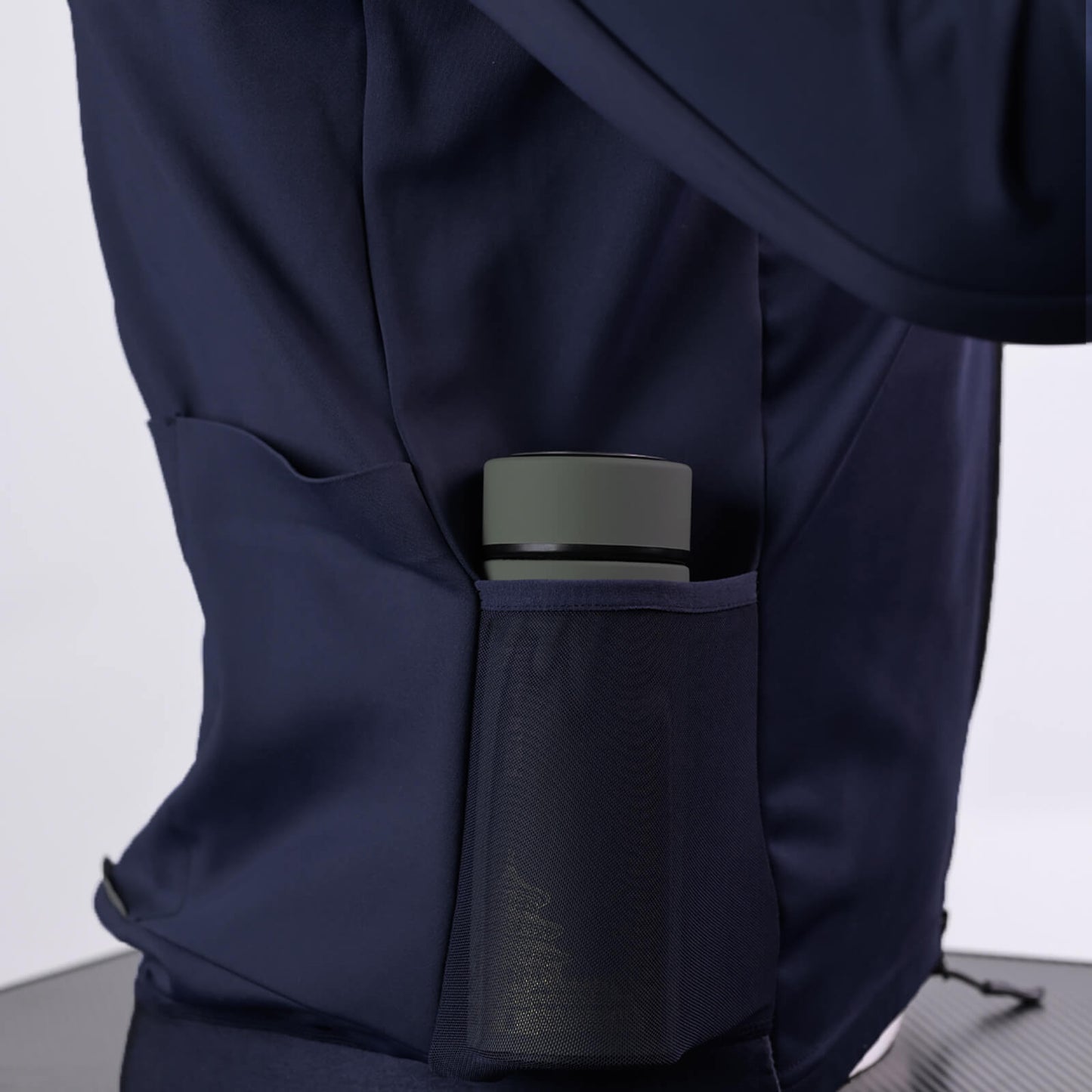 Winter Fleece Cycling Jacket for Men & Women – Reflective Design, Multiple Pockets